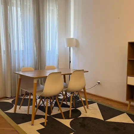 120sqm Downtown Victorian By Chr Luxury Apartmán